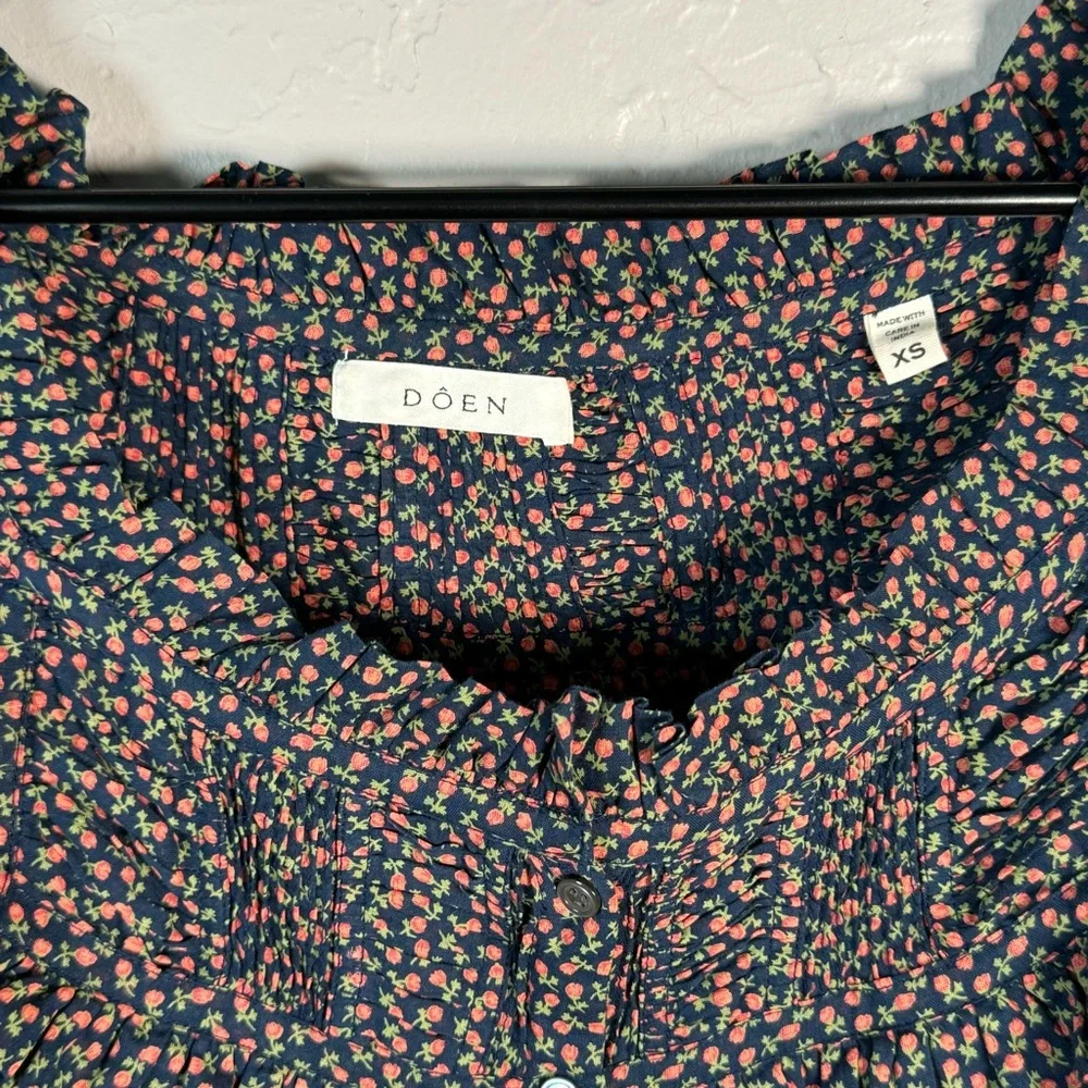 Doen Frances Top with Tiny Rosebuds - Picture 3 of 4